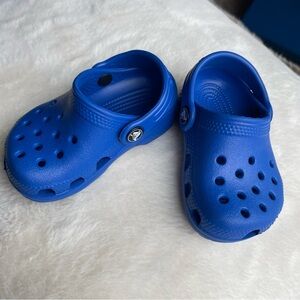 CROCS Kids Classic Clogs in Bright Blue Baby size 2-3